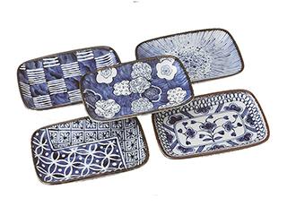 Assiettes japonaises et plats à service